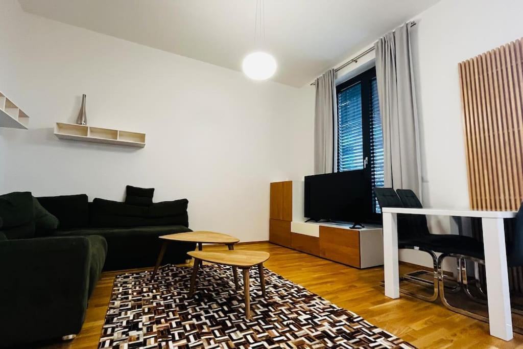 Apartment Holesovice, Garden, Garage Praga Exterior foto