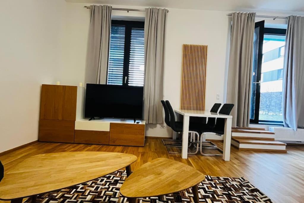 Apartment Holesovice, Garden, Garage Praga Exterior foto